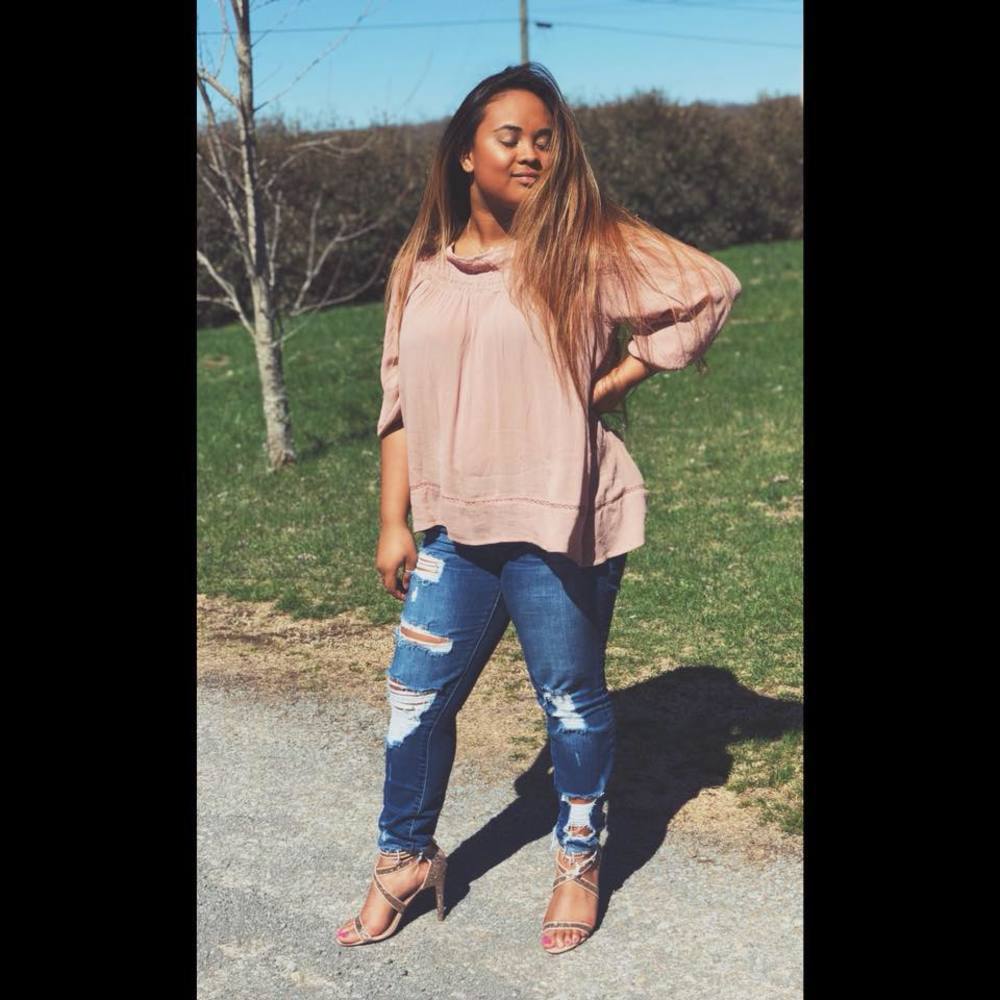 Meet your Posher, Vanessa